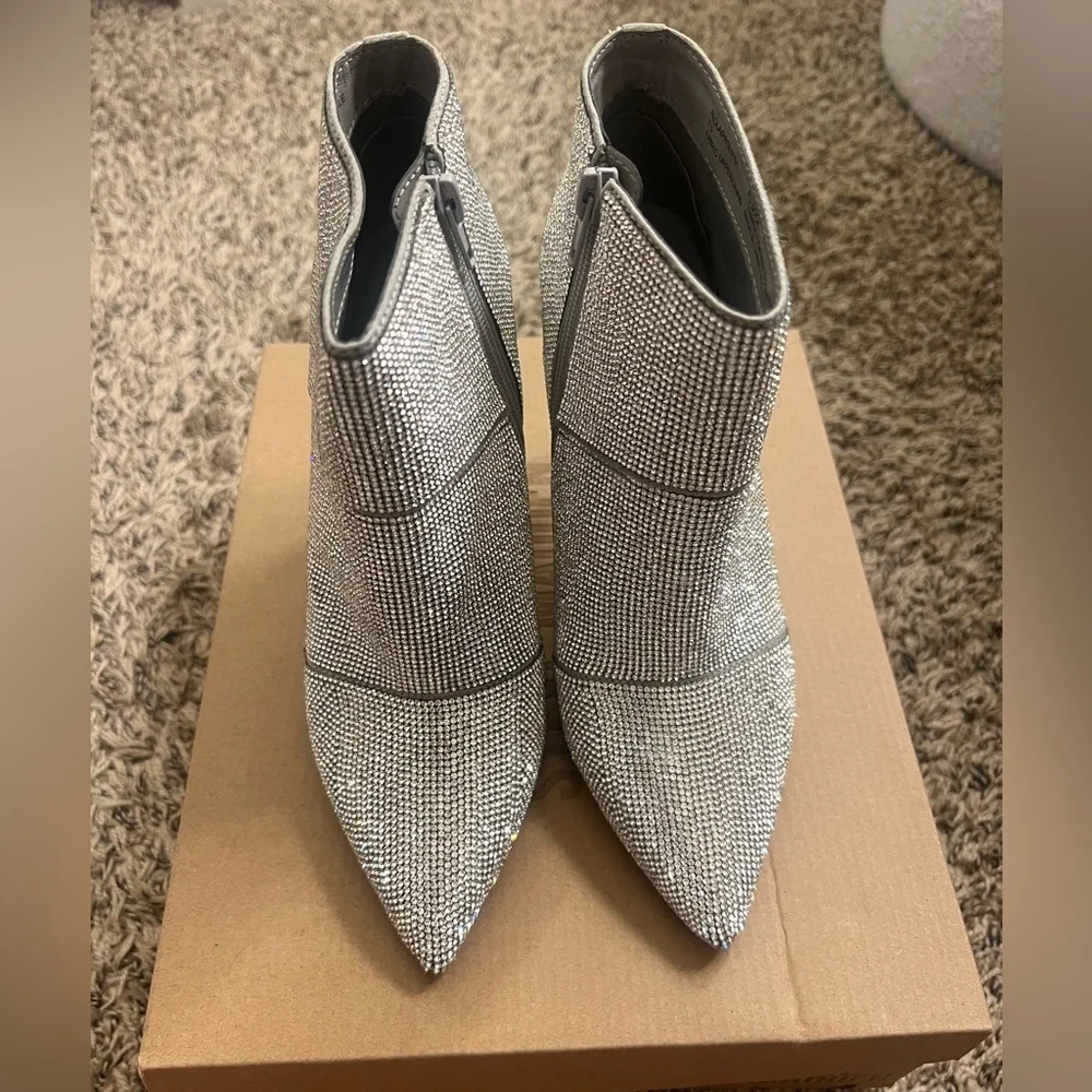 Steve Madden brand new